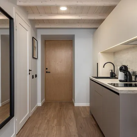 Апартаменты Stylish Loft In Old Town Рига