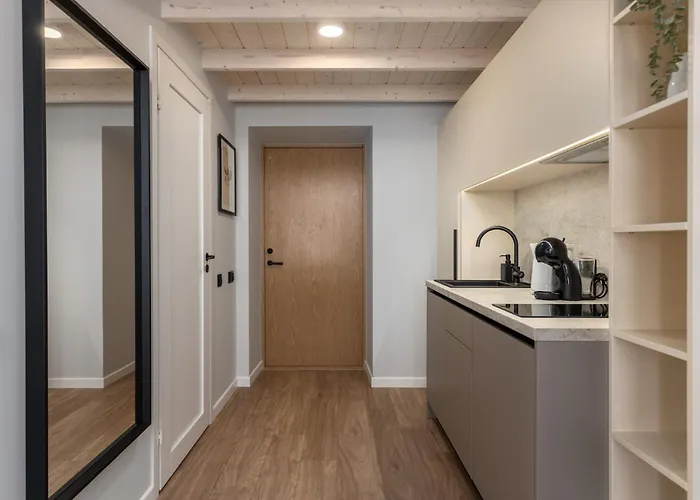 Апартаменты Stylish Loft In Old Town Рига